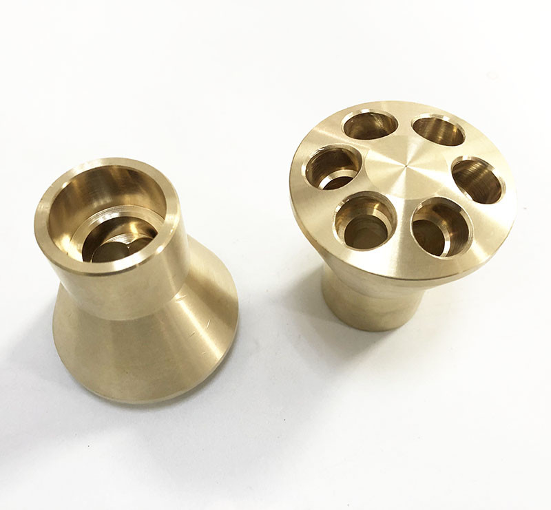 Refrigeration brass distributor inlet 7/8 outlet 1/2in with 6 holes.